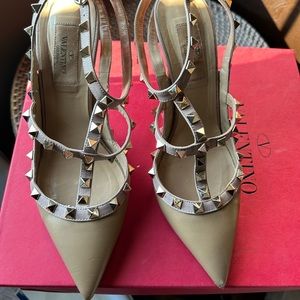 Valentino Garavani Rockstud Caged Heel Size 37.5
